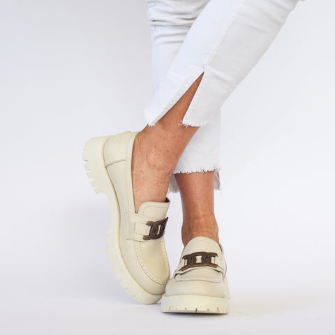 Rae loafers in Ivory leather by Babouche Lifestyle