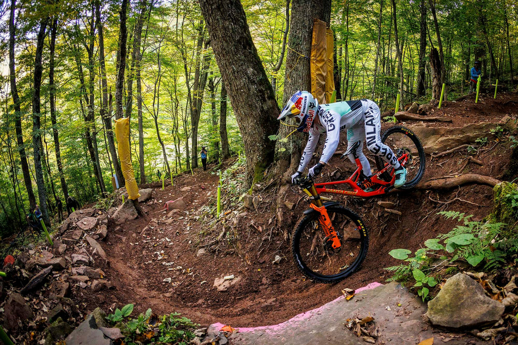Laurie Greenland racing a V10 at World Cup Downhill