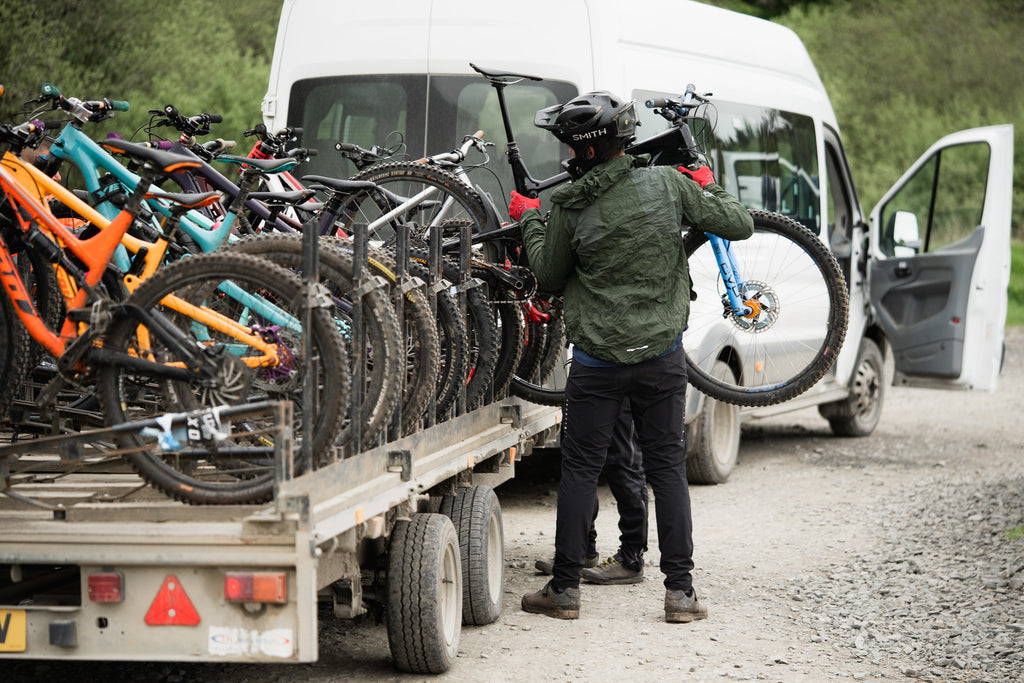 Gav loading onto the uplift for another run