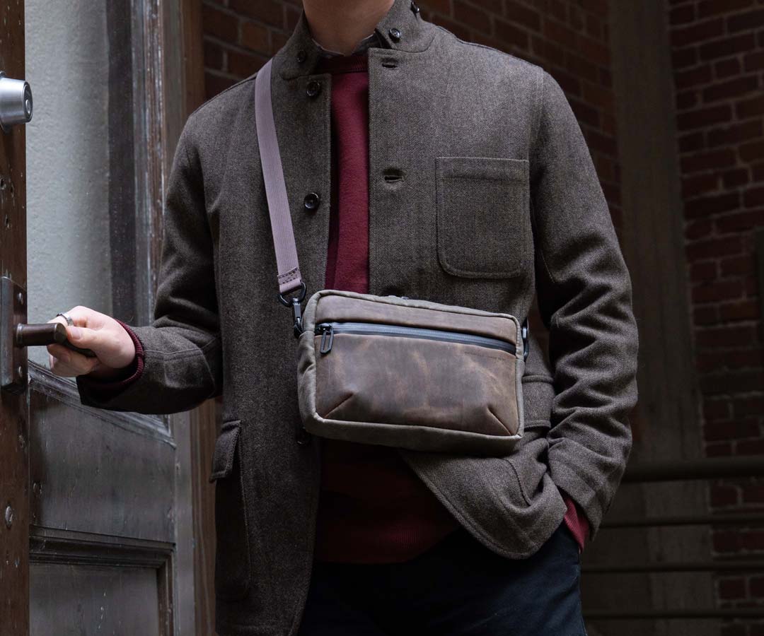 Men's Small Tablet Messenger Bag