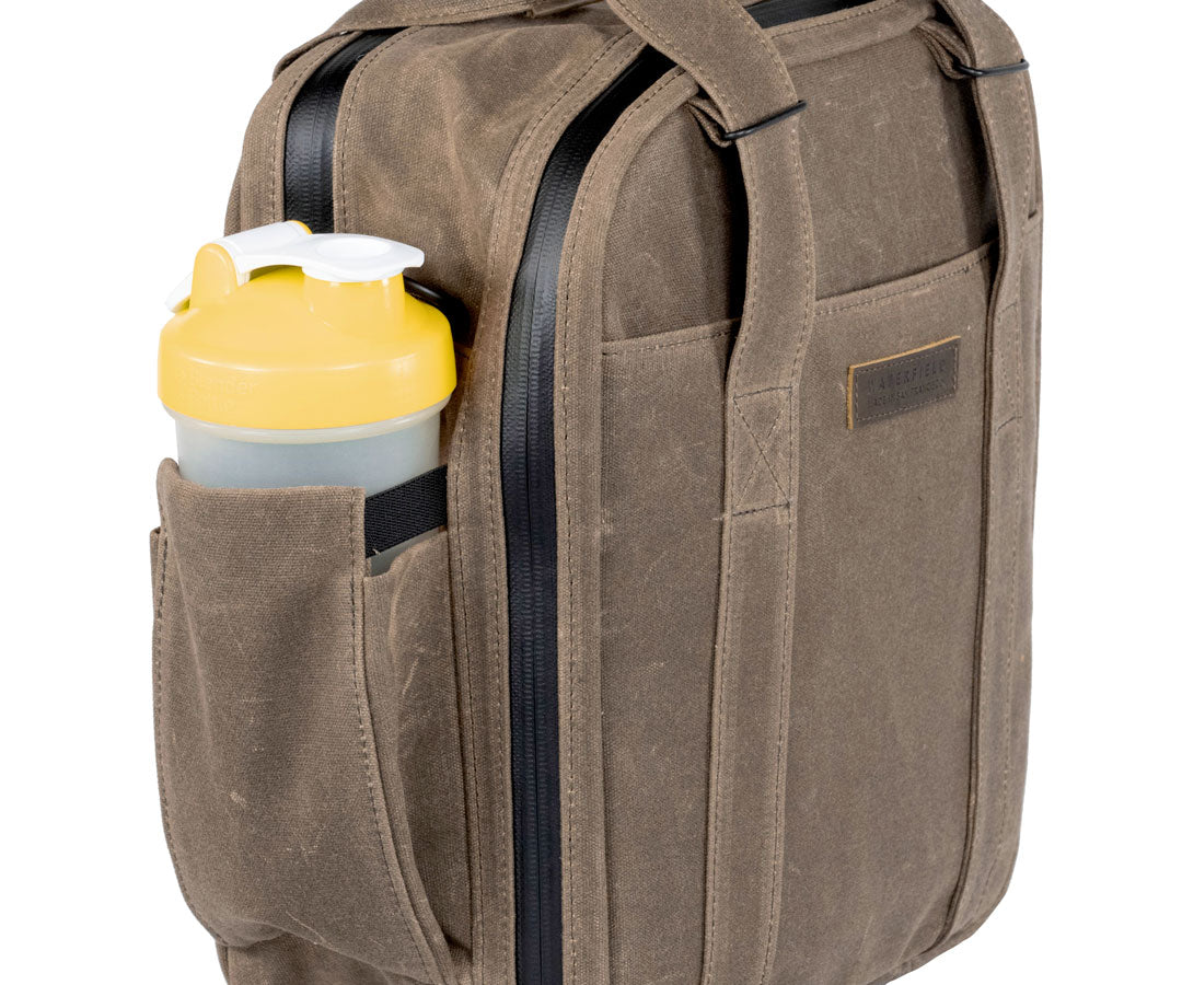 gym bag with water bottle holder
