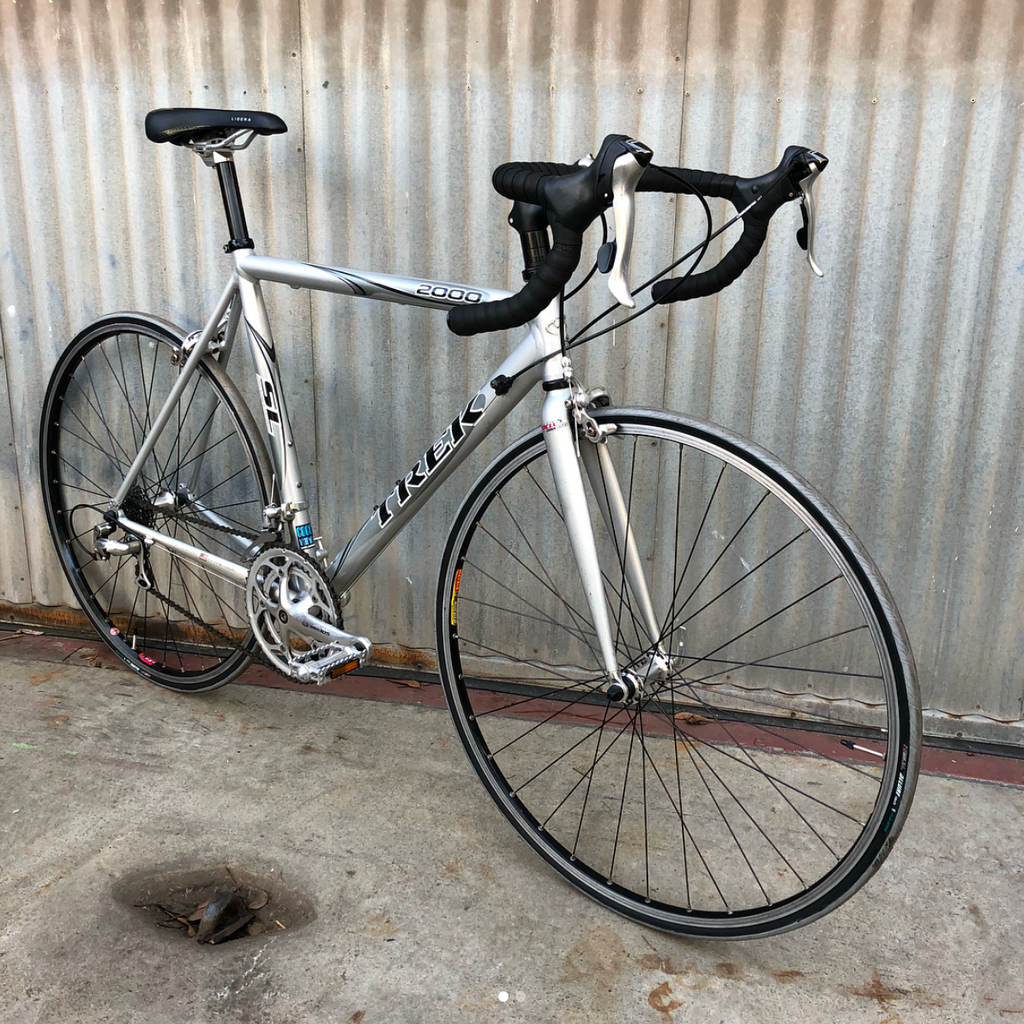 aluminum fork road bike