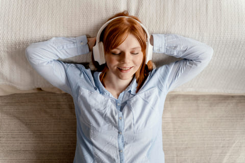 Dormir con audífonos