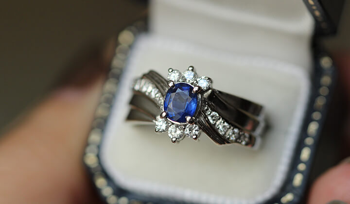 sapphire gemstone ring