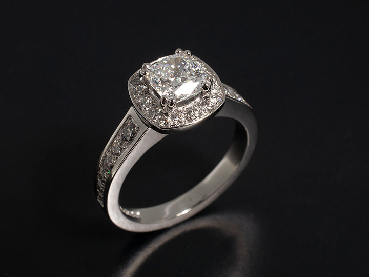 Cushion cut diamond engagement rings