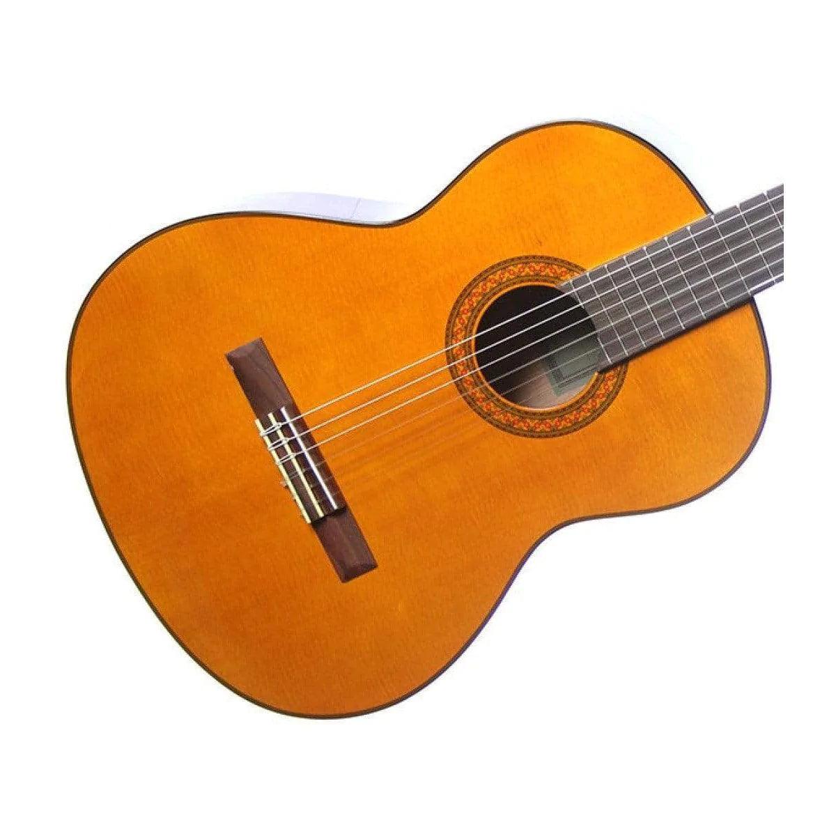 Гитара ямаха отзывы. Yamaha c70 акустическая гитара. Классическая гитара Yamaha c70. Yamaha c70 Classical Guitar. Yamaha c102 гитара.