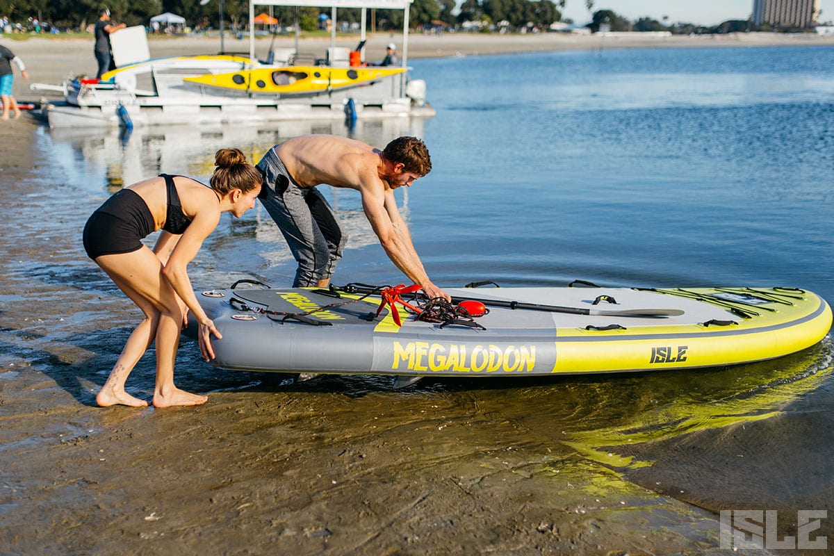 7 Amazing Photos of SUP AcroYoga That Will Blow Your Mind