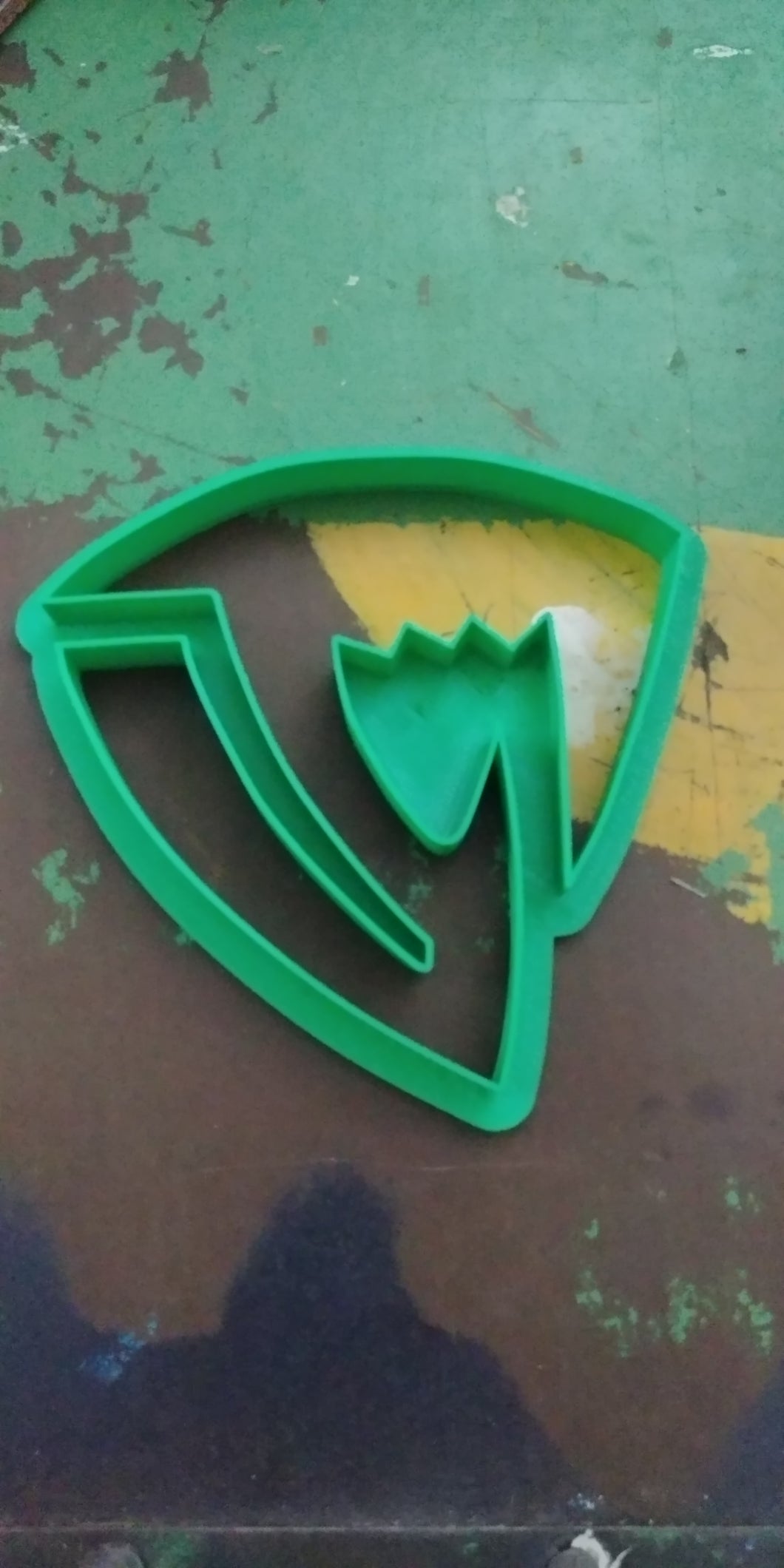 3d Printed Cookie Cutter Inspired By Fairy Tail Sabertooth Guild Crest Doughboy S Attic