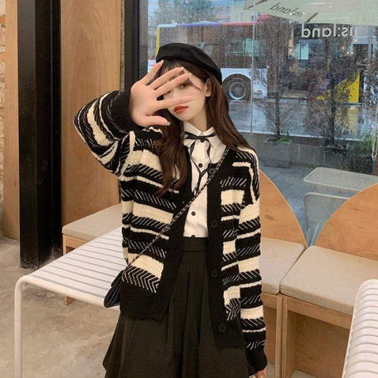 Women's Korean Fashion Contrast Color Striped Cardigans