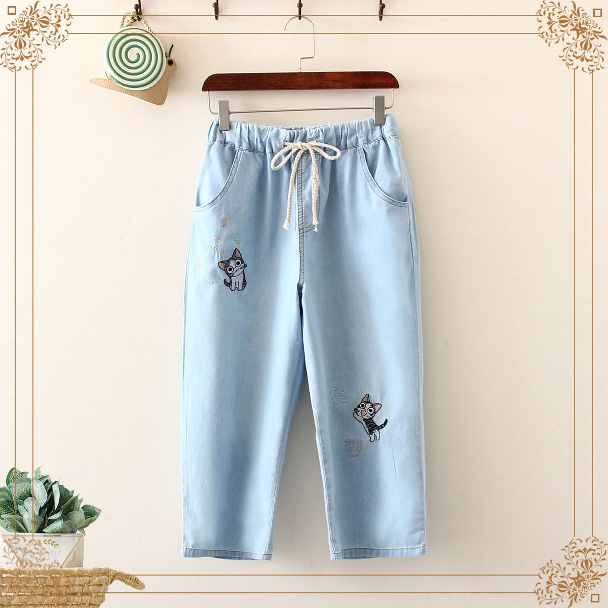 Women's Kawaii Little Cats Embroidered Jeans With Drawstring