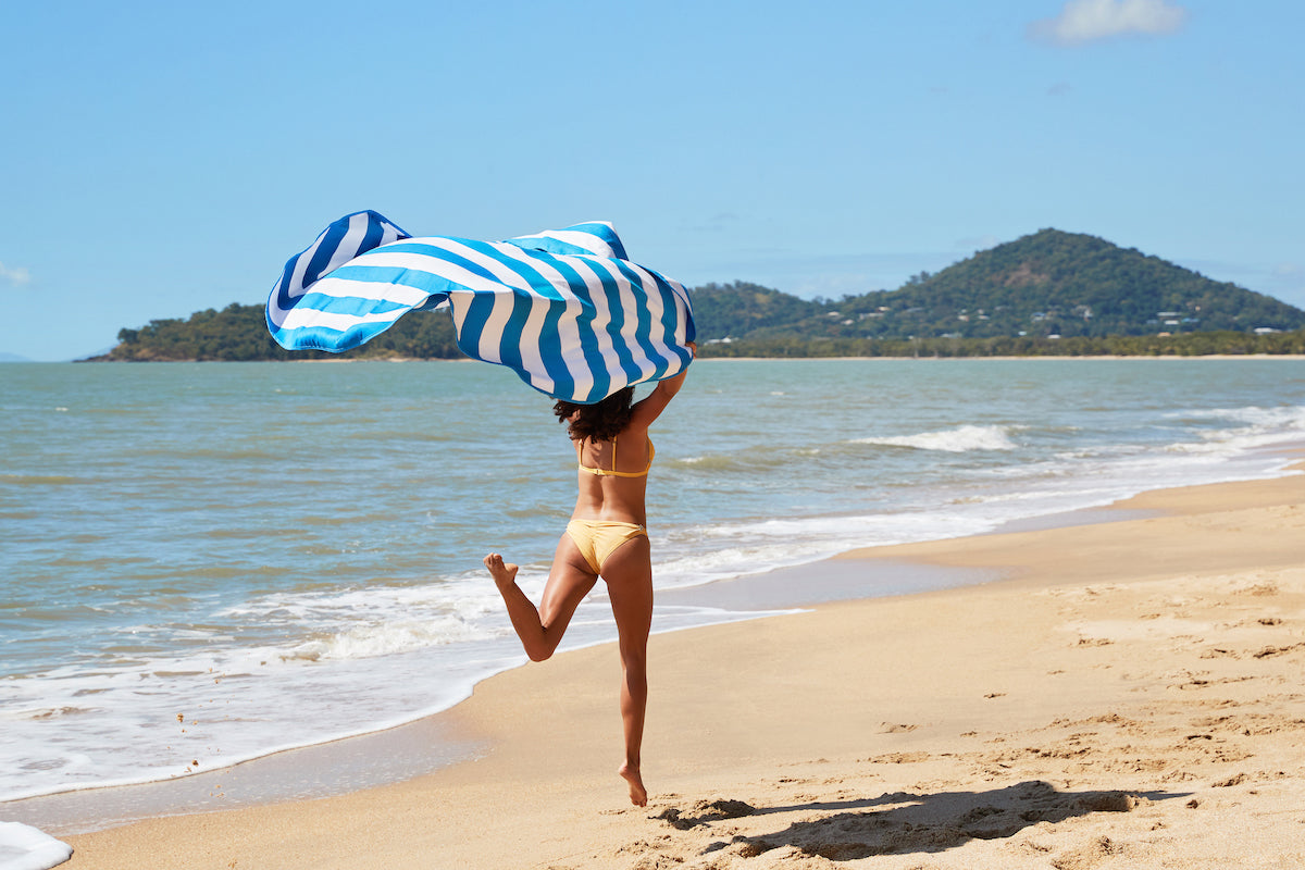 Dancing on Beach Round Towel