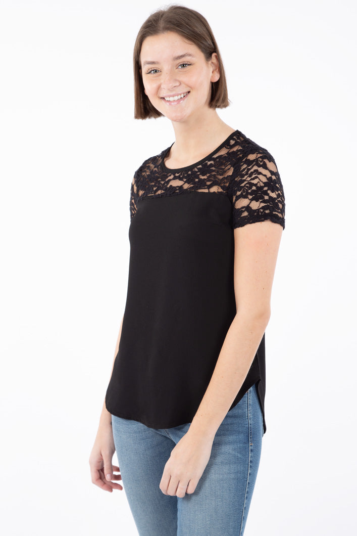 T-shirt noir insertion dentelle florale | FabriquÃ© au QuÃ©bec