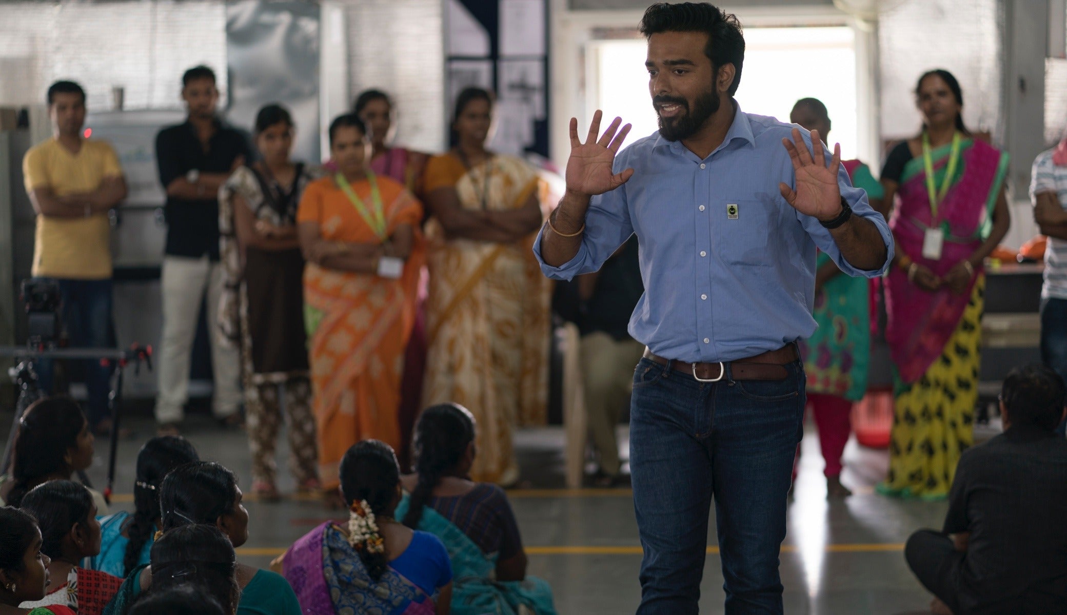 Jaganathan Raghupathy, FTUSA Field Manager, giving a talk about Fair Trade at a general assembly of workers.