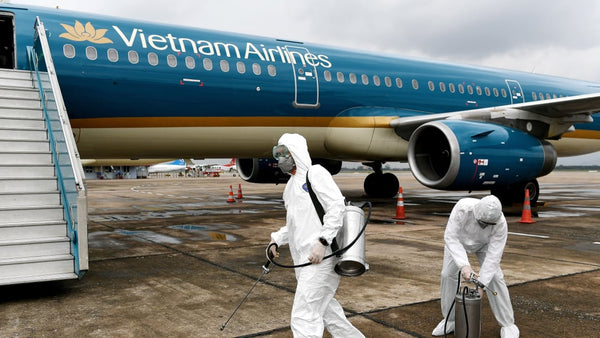 CNN's image of vietnam airways plane being sanitised for covid 19
