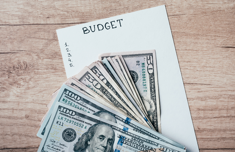 setting a budget for family vacation