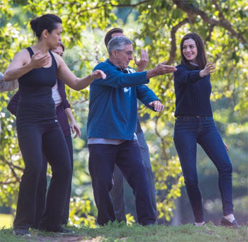 Anne Hathaway Tai Chi