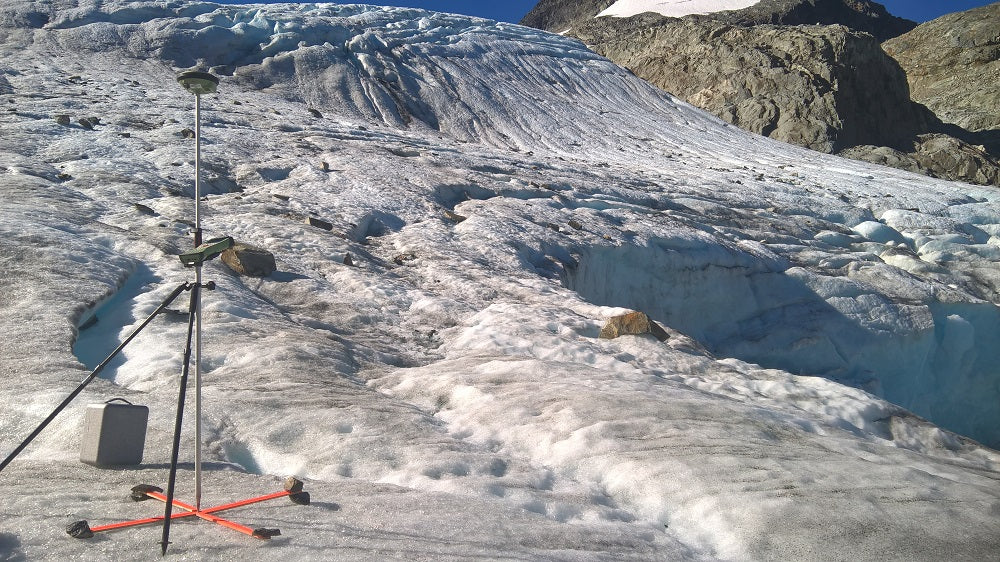 Leica GS14 GNSS - Wedgemount Glacier