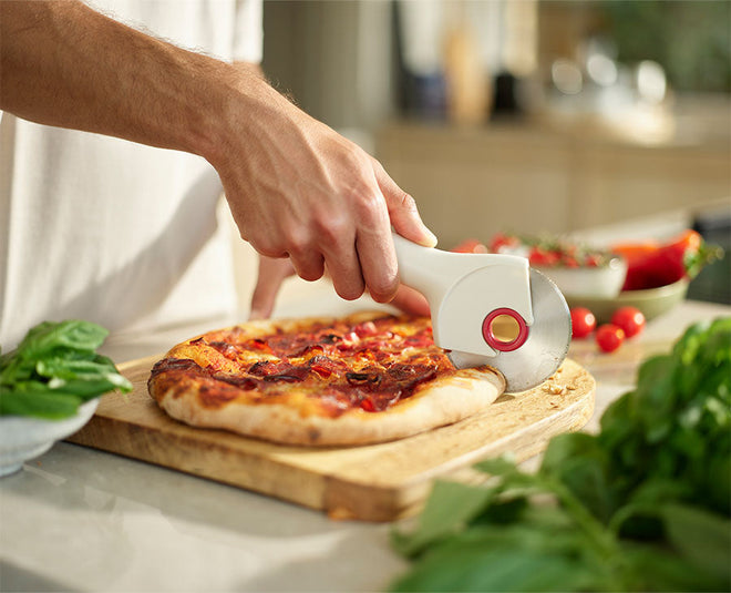 Disc Easy-clean Pizza Cutter | Joseph Joseph