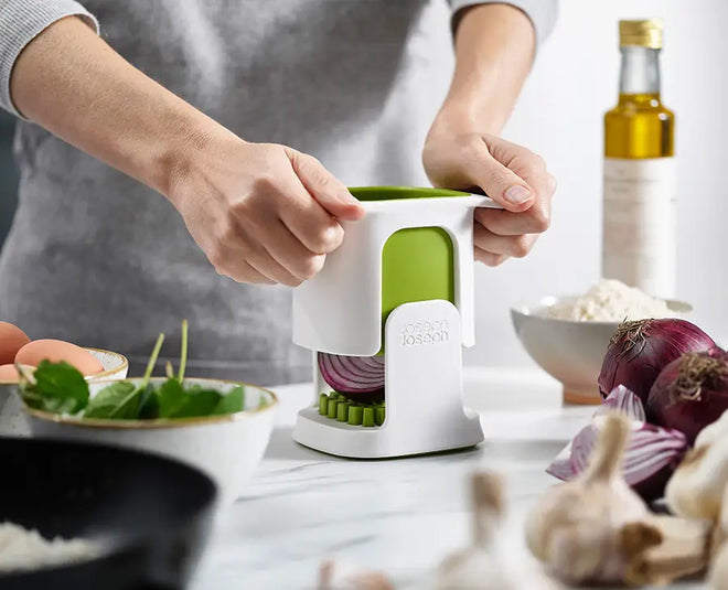 CleanForce™ Green Garlic Press