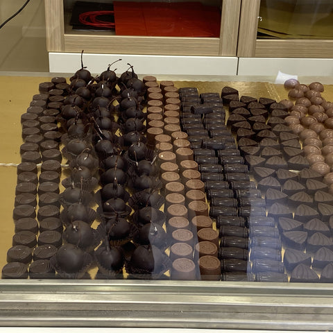 negozio di cioccolato con pavimento in laminato eternal parquet mirabella eclano 