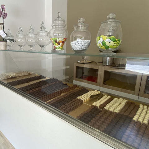 chocolate shop with laminate floor eternal parquet mirabella eclano