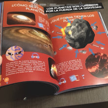 Cargar imagen en el visor de la galería, Libro interactivo: Descubre el Universo con la Astronauta LiLi
