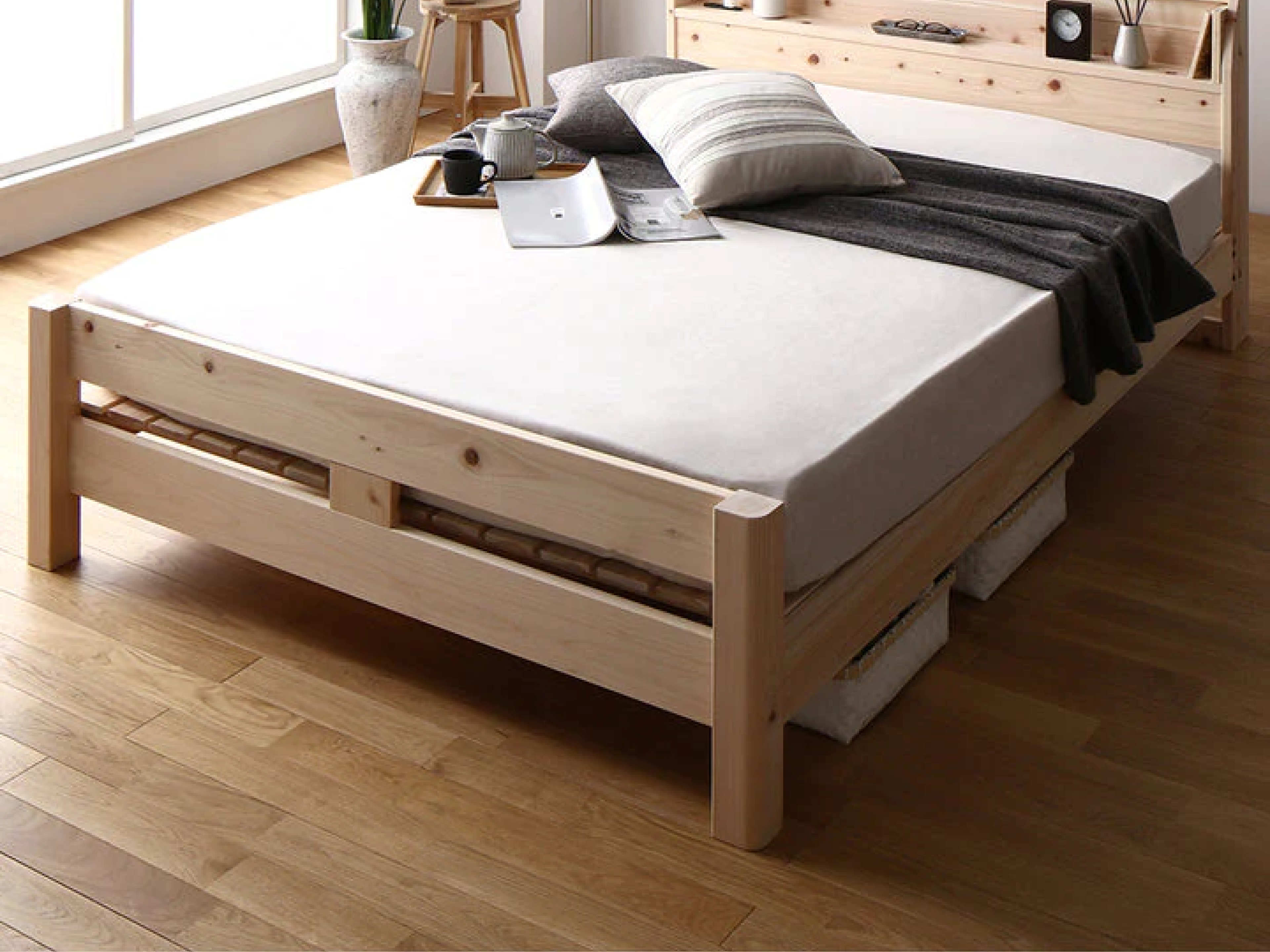 木材のベッドフレーム