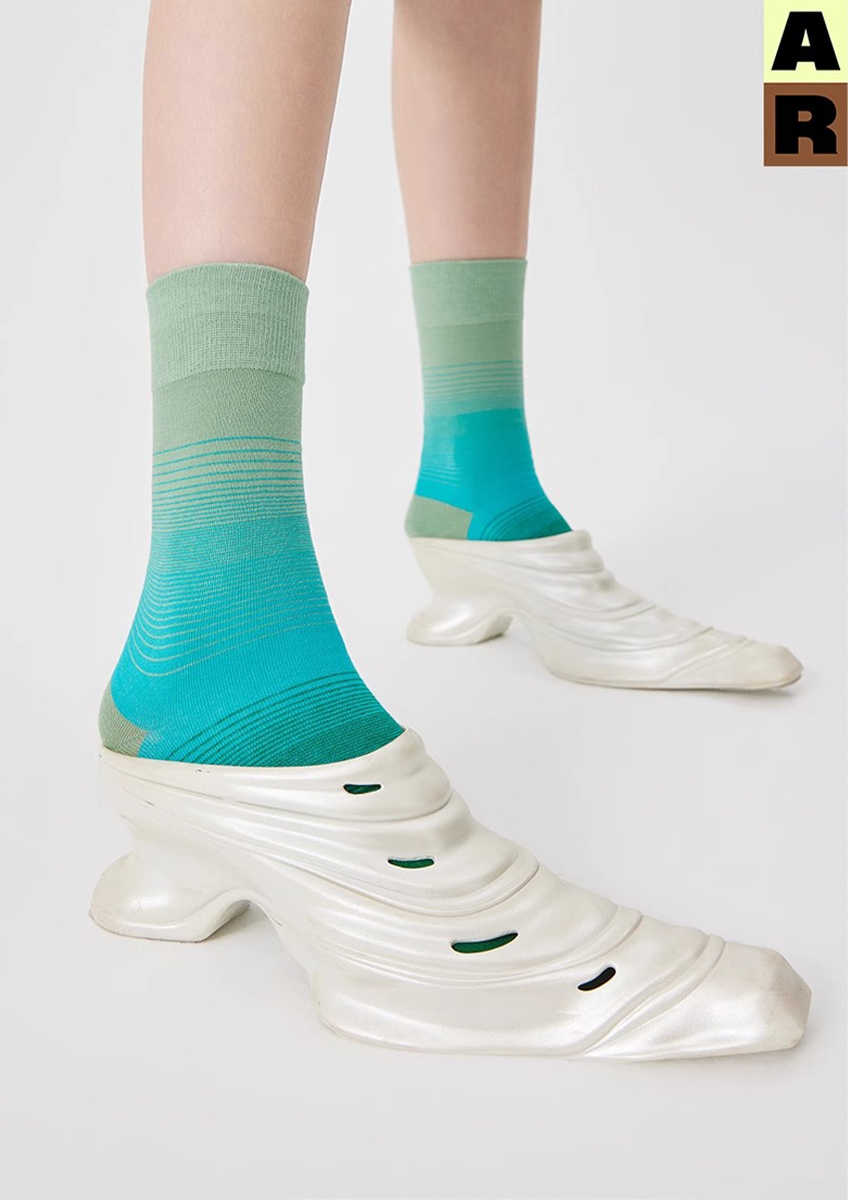 Gradient mid-calf sock - coastal green