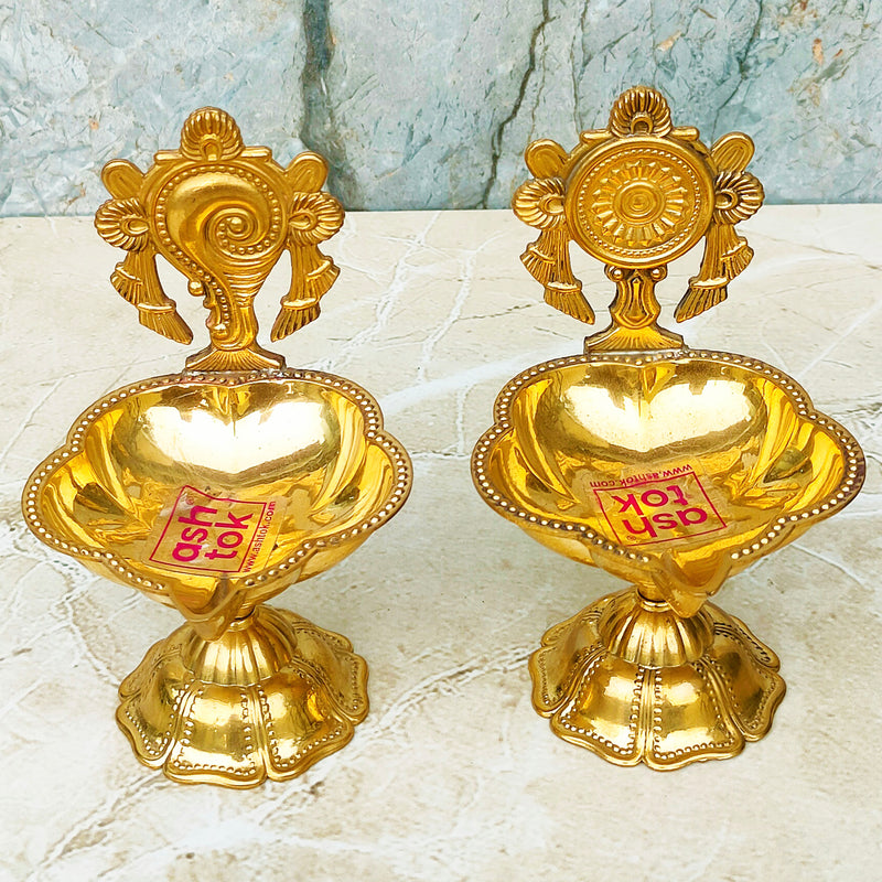 Traditional Brass Pooja Changu And Chakaram Vilakku Set – Sundari