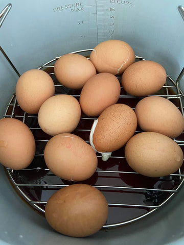 boiling tea eggs