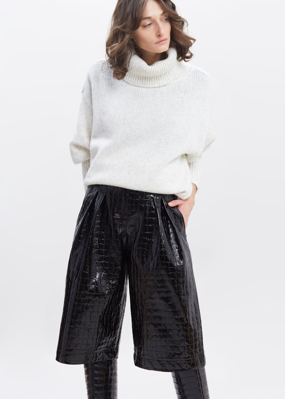 Croc Embossed Patent Long Shorts in Black – Frankie Shop Europe