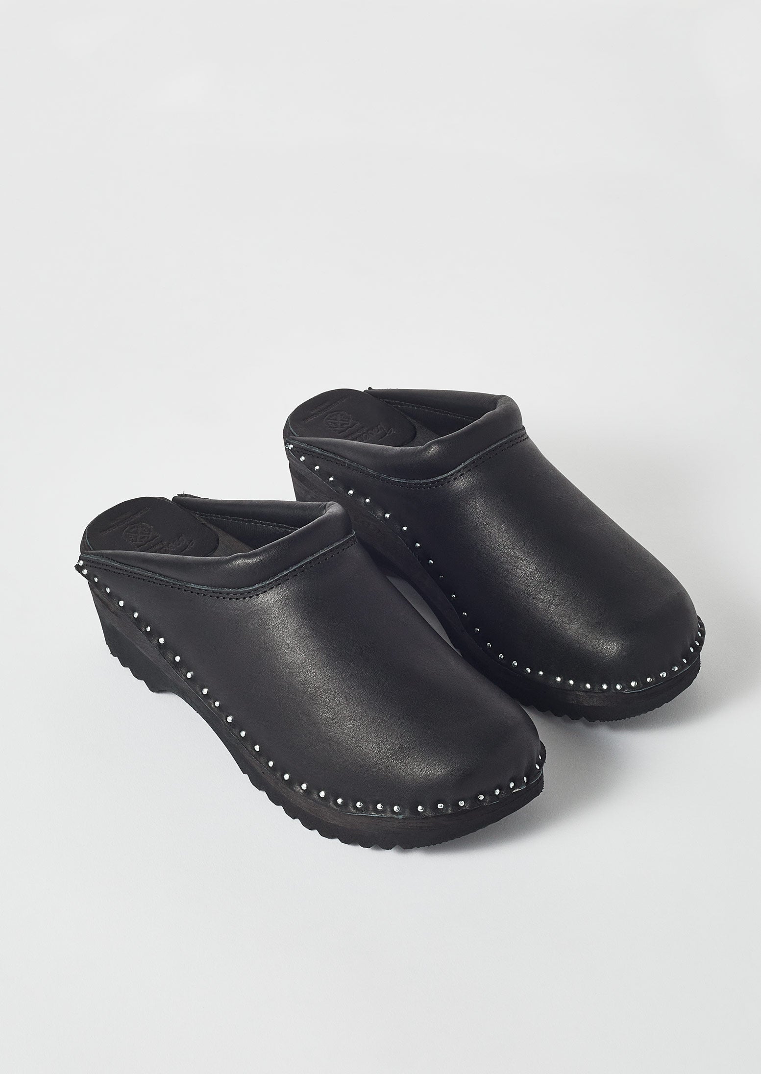 Troentorp Monet Leather Clogs | Black | TOAST