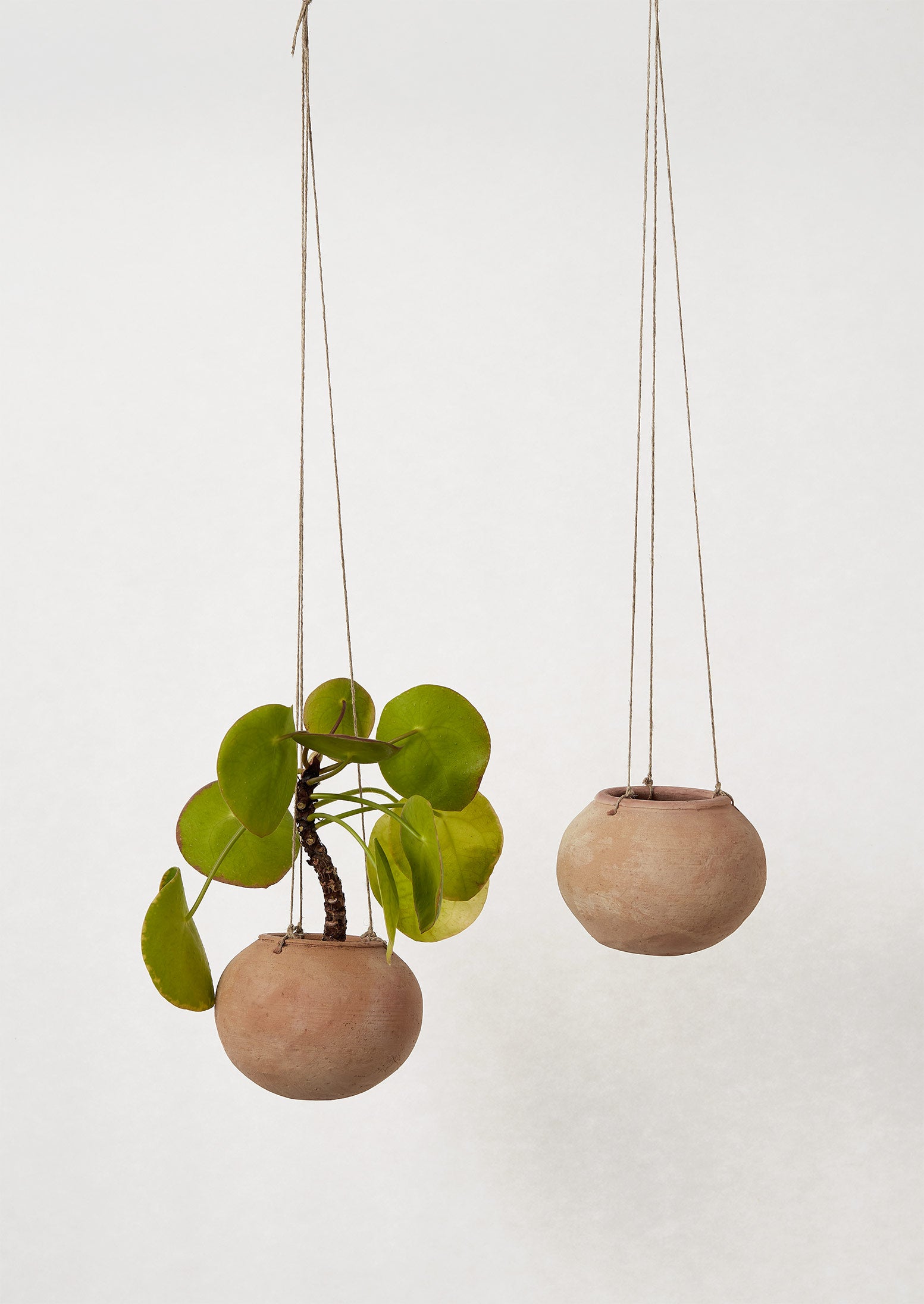 Lata Terracotta Hanging Planter Set | Terracotta