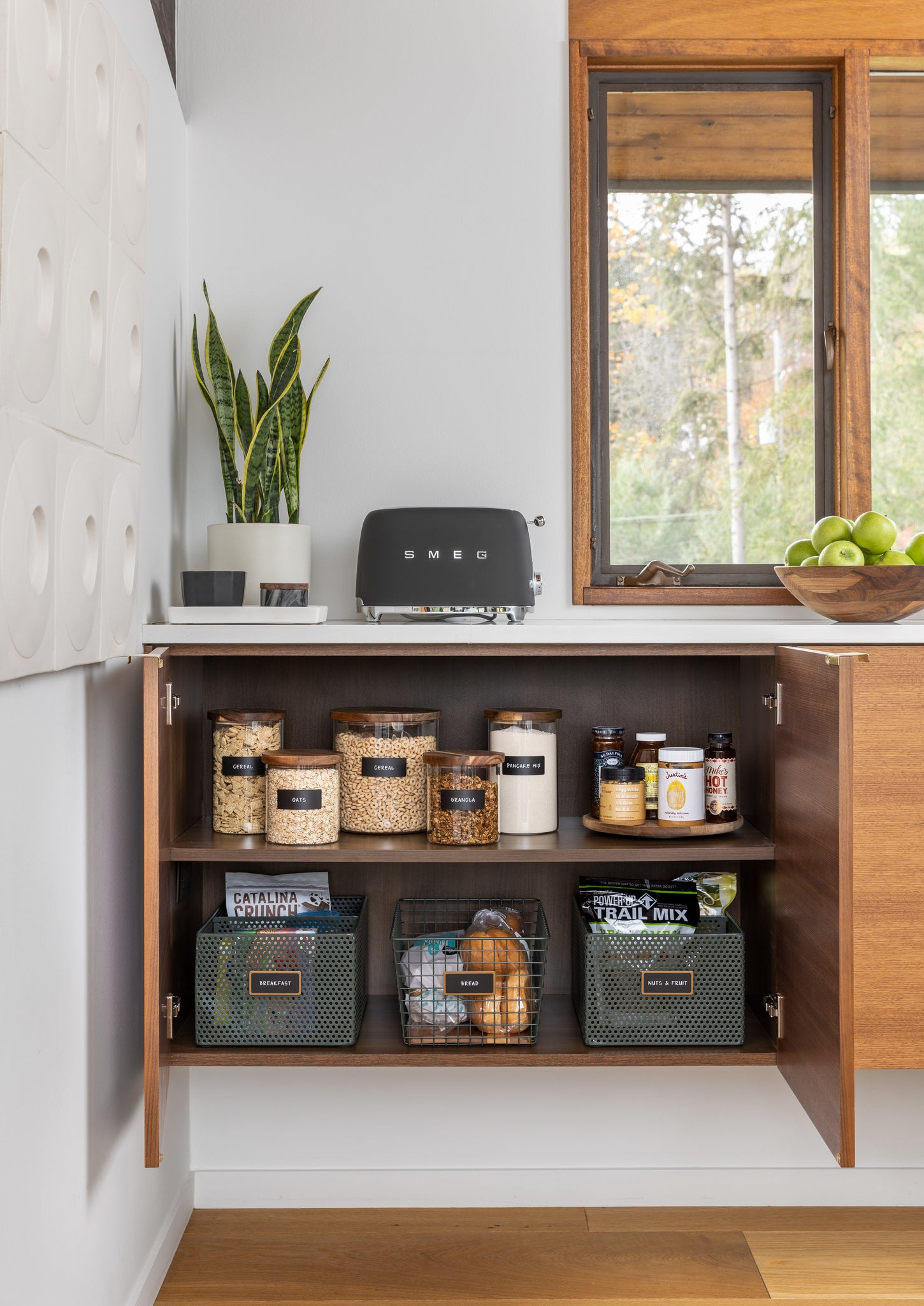 How To Organize Your Kitchen Cabinets - Step-By-Step Project