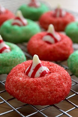 christmas cookies blossoms, blossom cookies, cookie recipe, red and green cookies, hershey kiss cookies, hershey kisses, chocolate, cookie recipe, christmas party ideas, christmas decorations, red and green sprinkles