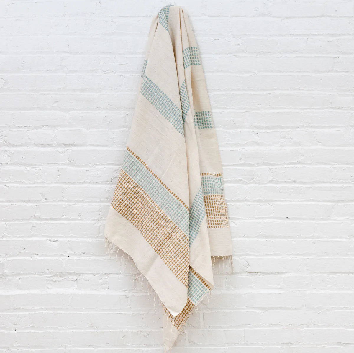 HYGGE CAVE | A CAMDEN COTTON BATH TOWEL, A NECESSARY ACCOMPANYING ITEM FOR TRAVEL