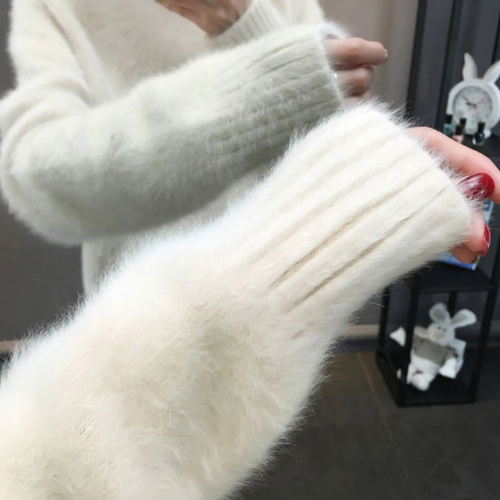 FLUFFY SWEATER