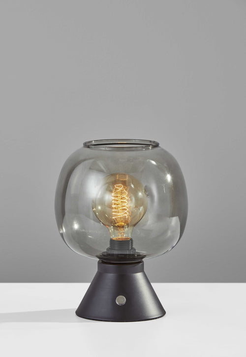 VINTAGE METAL TABLE LAMP