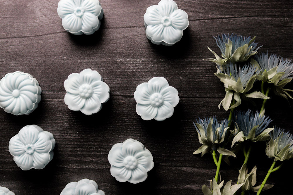 Image of Blue Pea Flower and Elderflower Mooncakes with Lemon Blueberry Filling