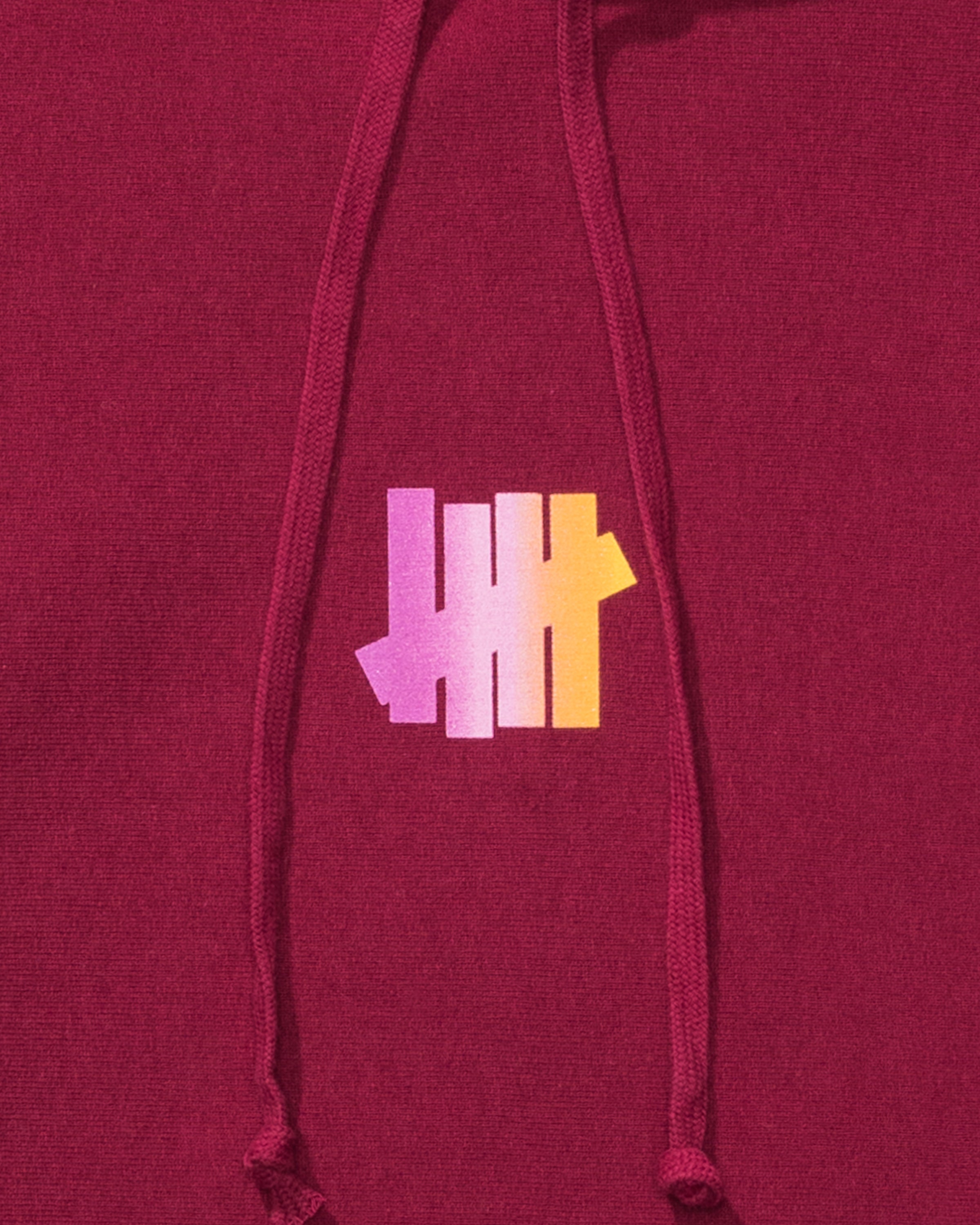 UNDEFEATED GRADIENT ICON PULLOVER HOODIE