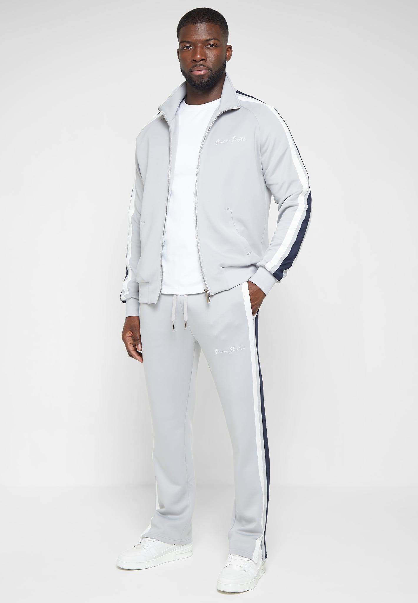 Women's Tracksuits, Manière De Voir