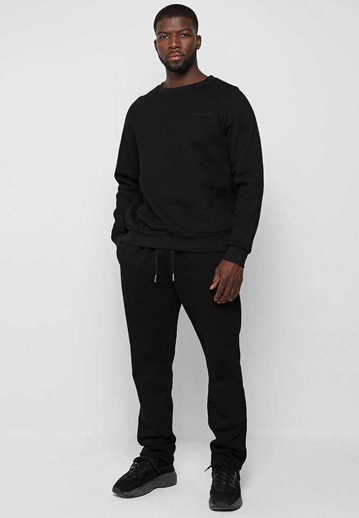 Essential Jumper - Black | Manière De Voir