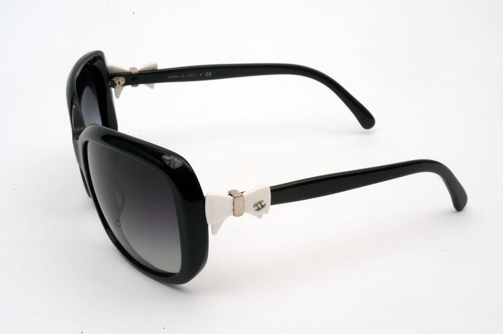 CHANEL White Bow Black Sunglasses  Great Condition  eBay