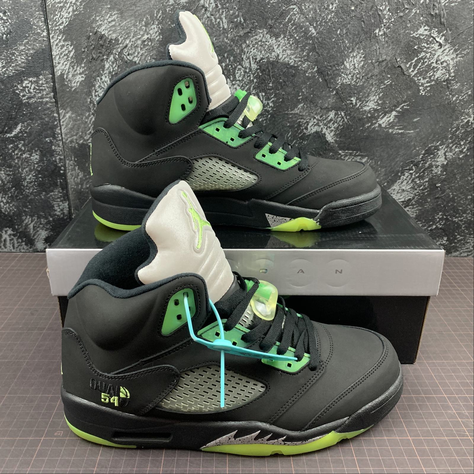 Air Jordan 5 Retro Quai54 Black Flourescent Green 255054-511 juanma-shop