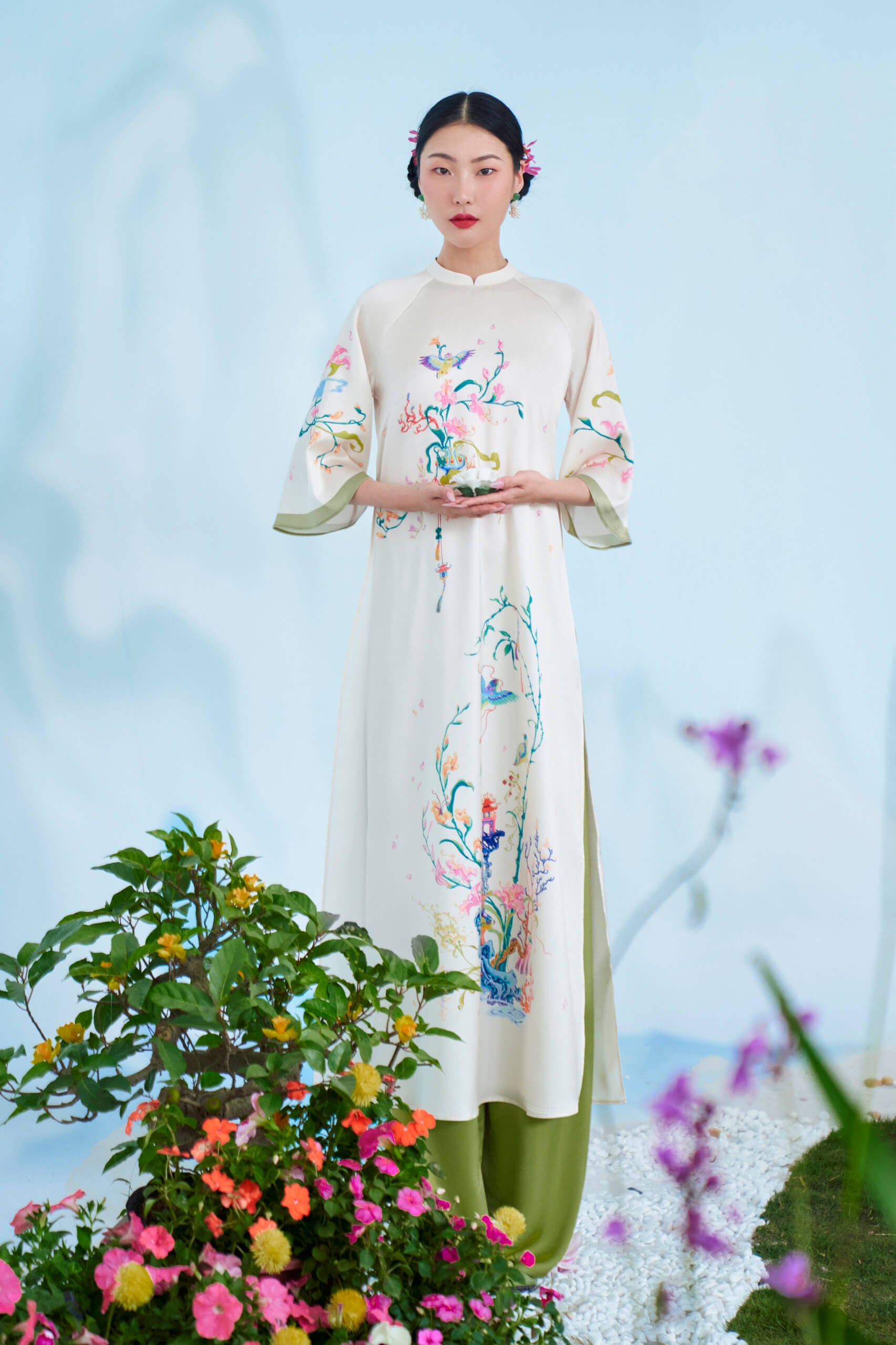 Áo dài kiềm lãn là biểu tượng về sự thanh lịch và truyền thống của phụ nữ Việt Nam. Đến với chúng tôi, bạn sẽ được chiêm ngưỡng những bộ áo dài kiềm lãn đẹp và tinh tế, làm nổi bật vẻ đẹp của phái đẹp.