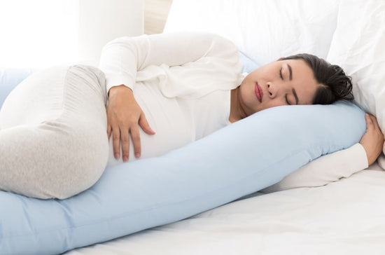 How to Sleep Using a Pregnancy Pillow