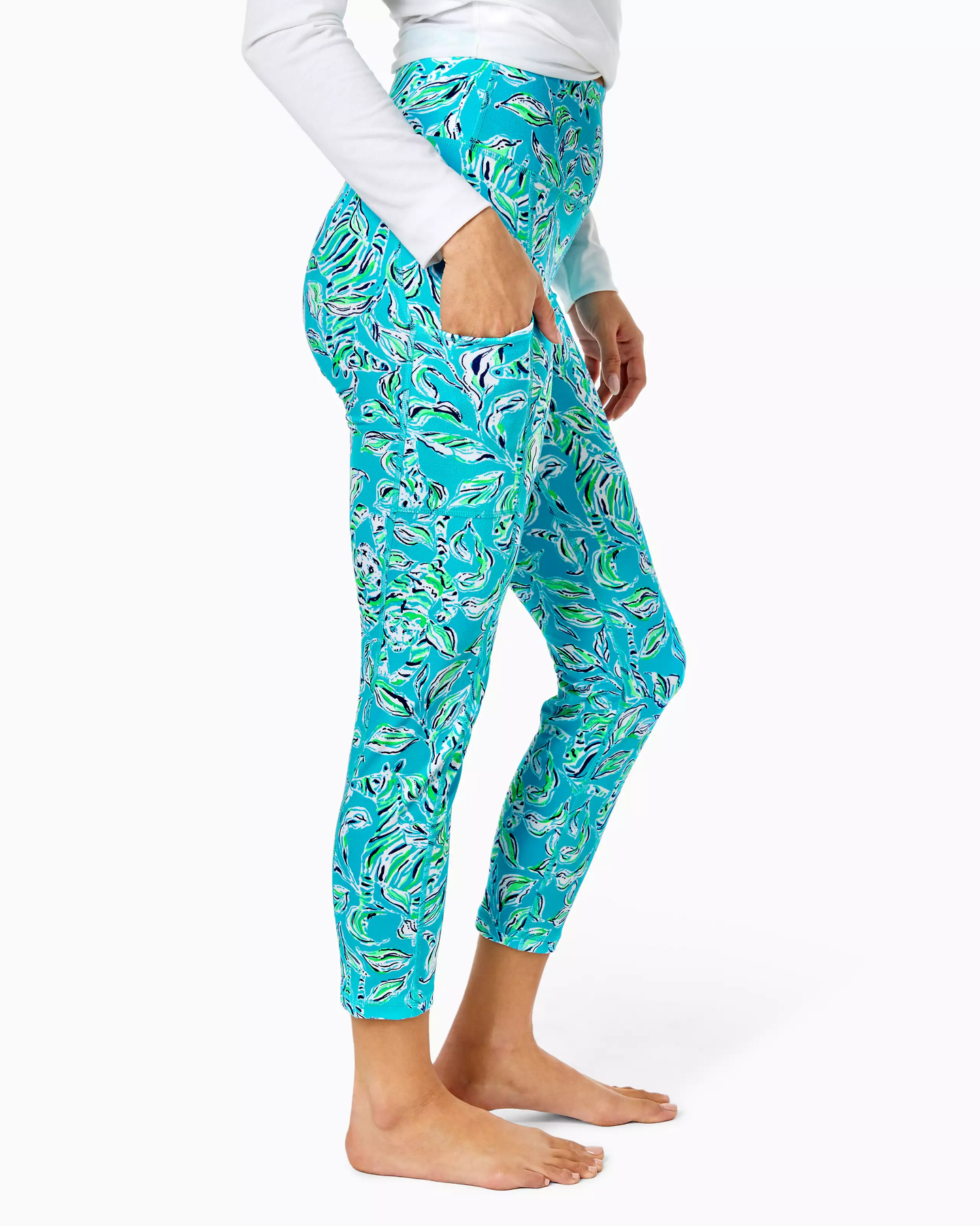 Lilly Pulitzer UPF 50+ Luxletic 24 Weekender Mid-Rise Midi Legging in –  Fenwick Float-ors