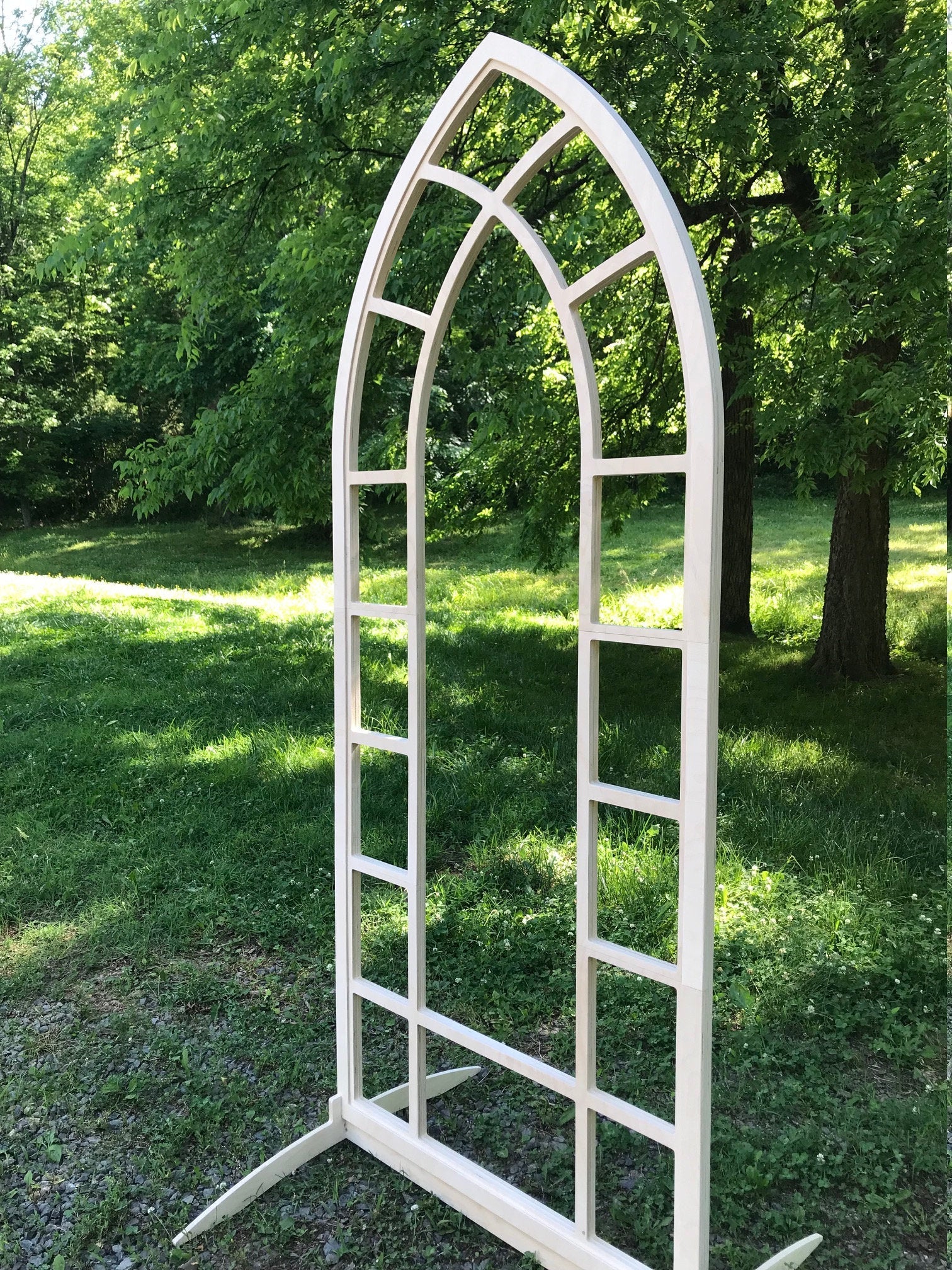 arched window frame white