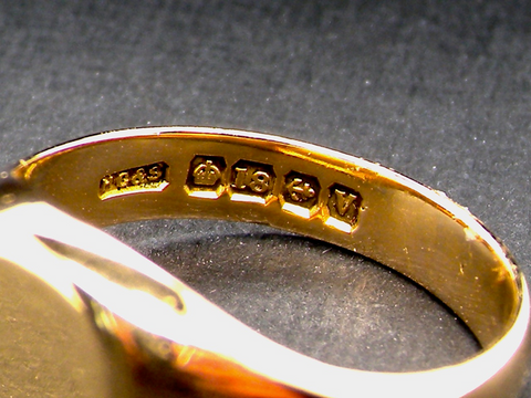 916 Gold - What Does the 916 Hallmark Mean on Jewellery?