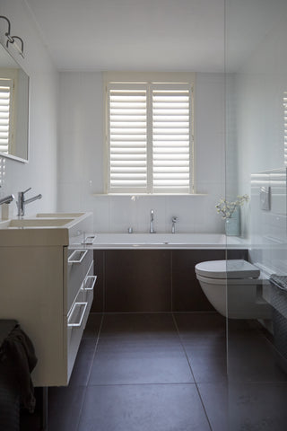 bathroom_white_plantation_shutters